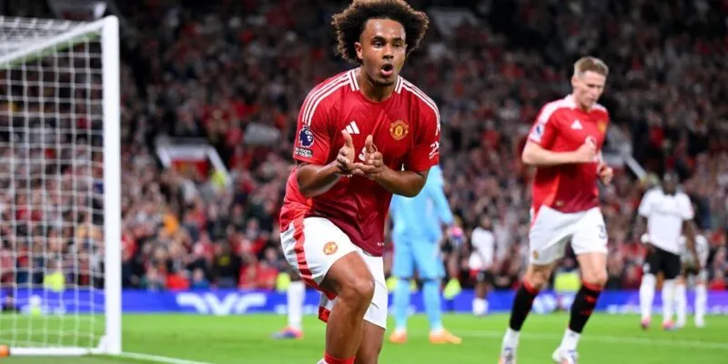 Manchester United đối mặt với nhiều khó khăn