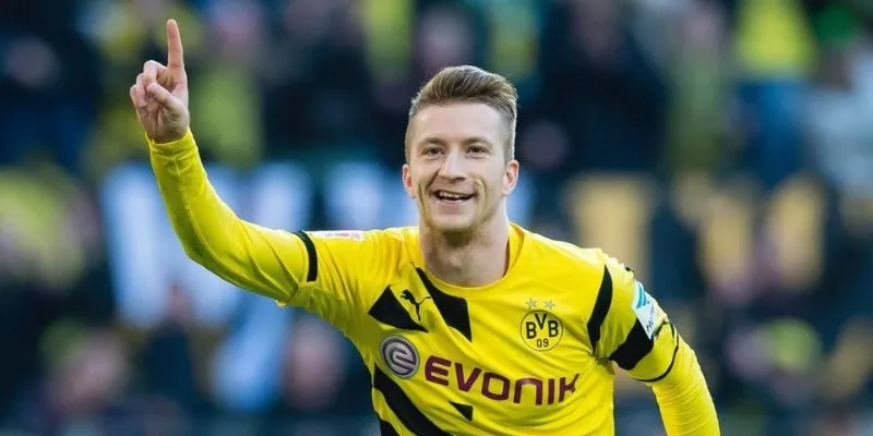 Marco Reus bắt đầu sự nghiệp tại quê nhà